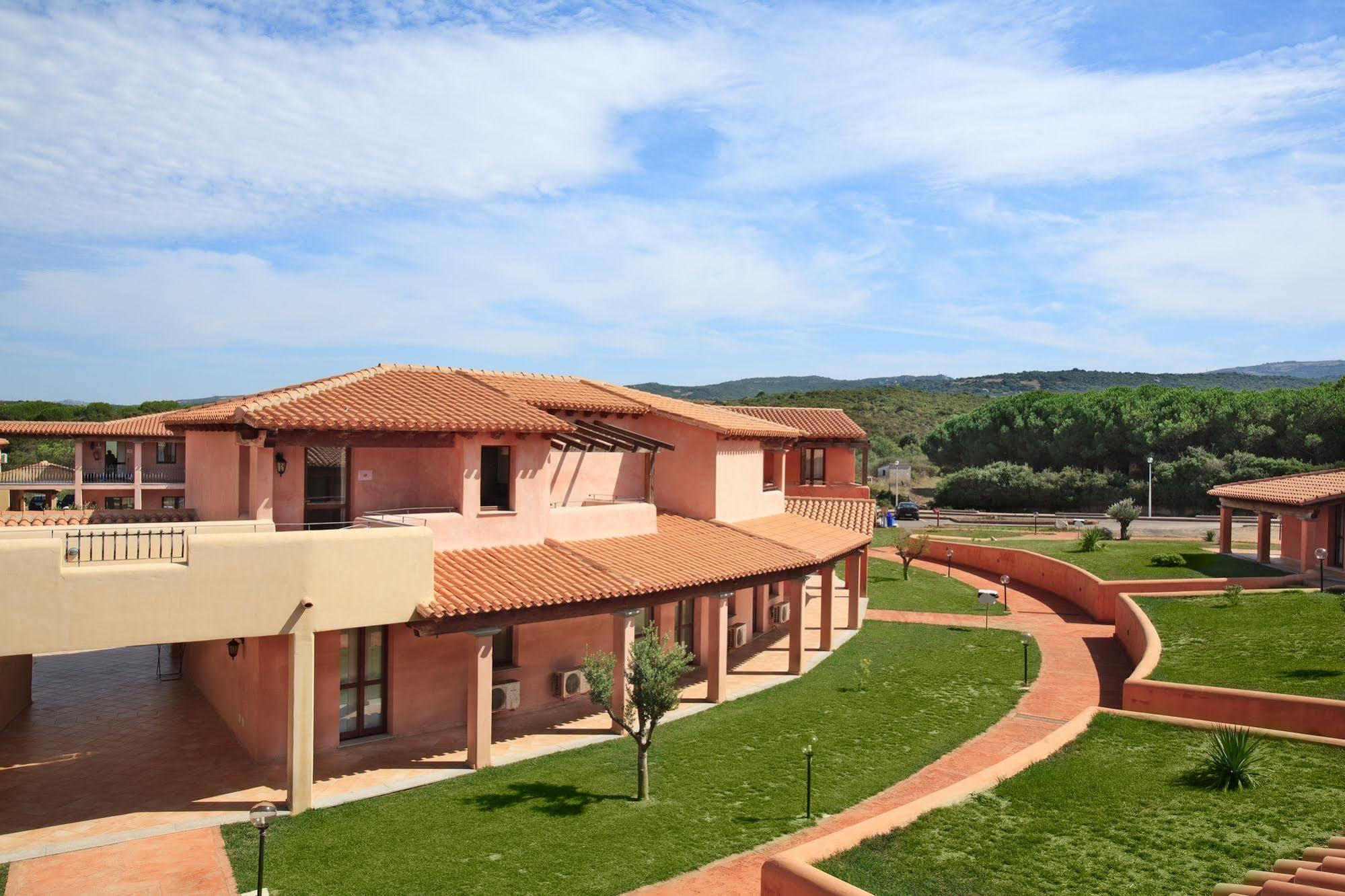 Borgo Dei Pescatori Hotel Aglientu Exterior photo