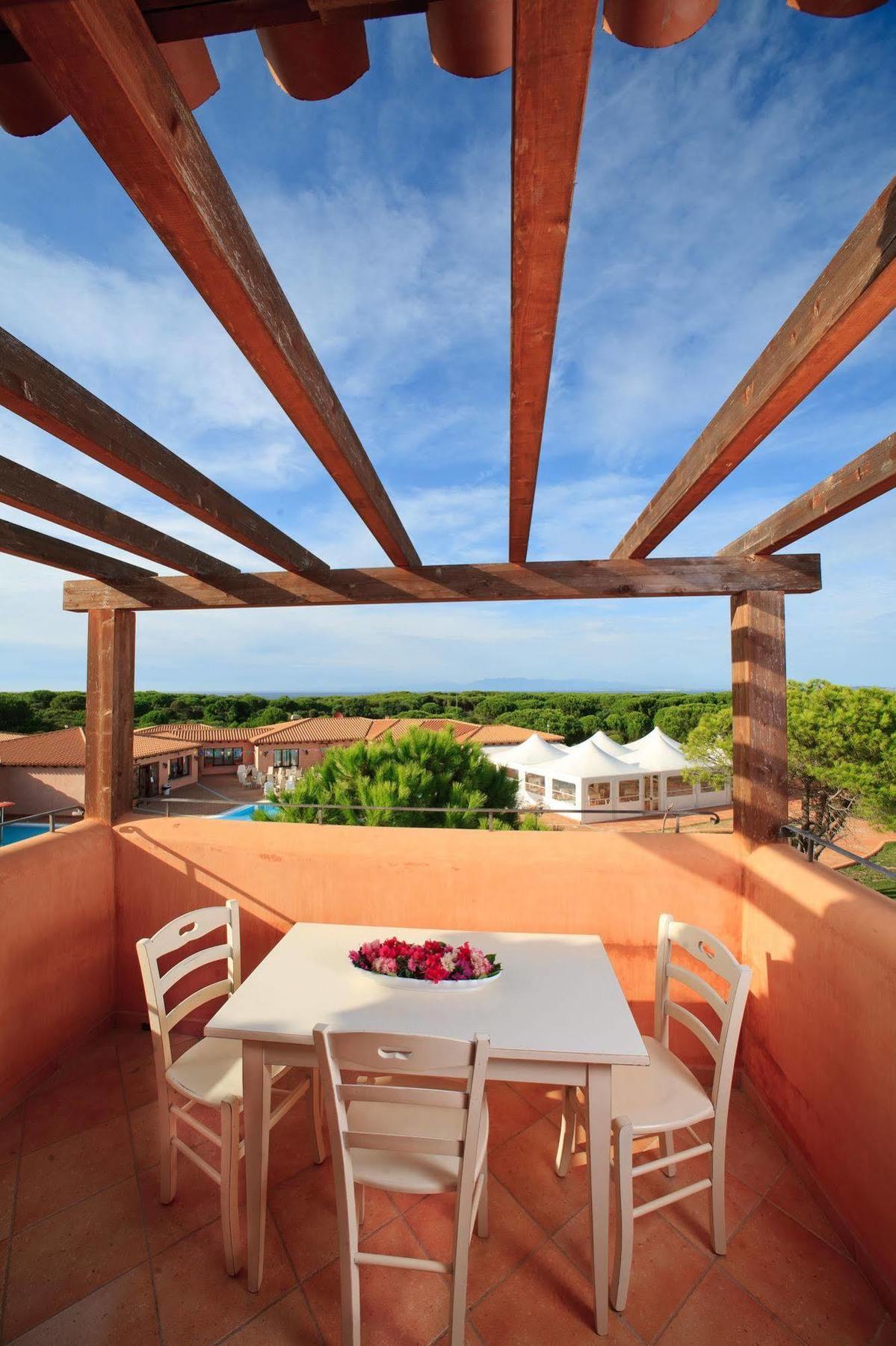 Borgo Dei Pescatori Hotel Aglientu Exterior photo