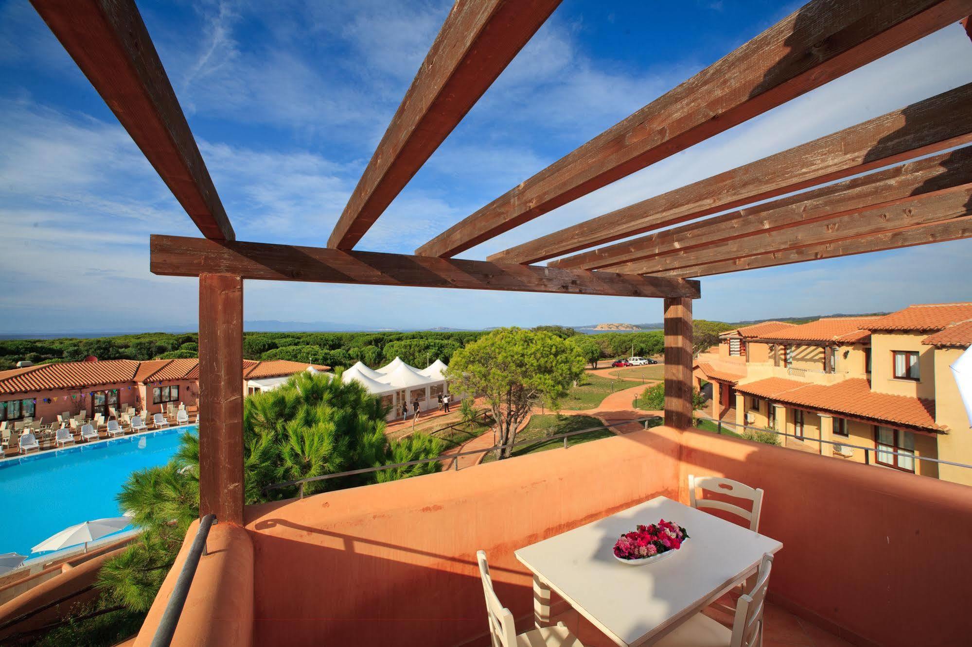 Borgo Dei Pescatori Hotel Aglientu Exterior photo