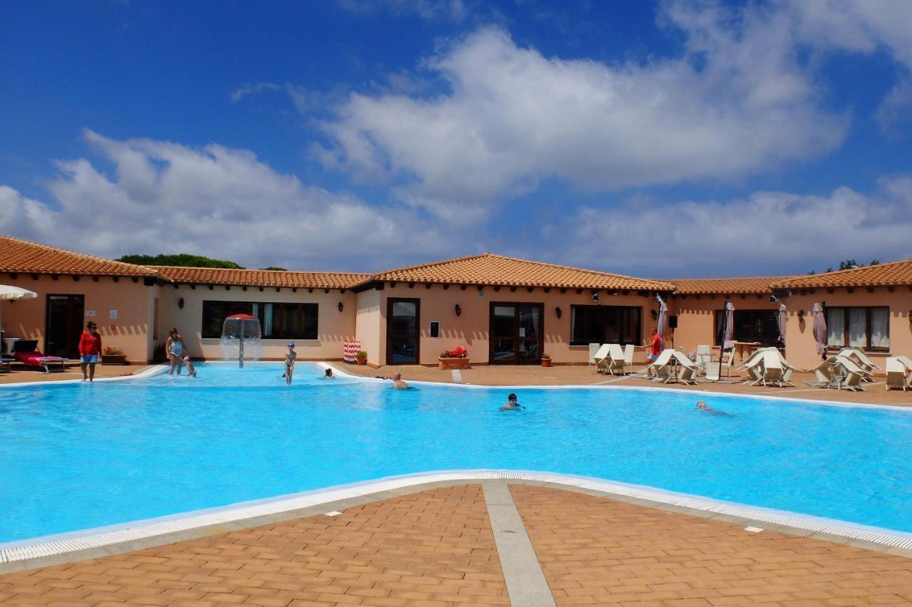 Borgo Dei Pescatori Hotel Aglientu Exterior photo
